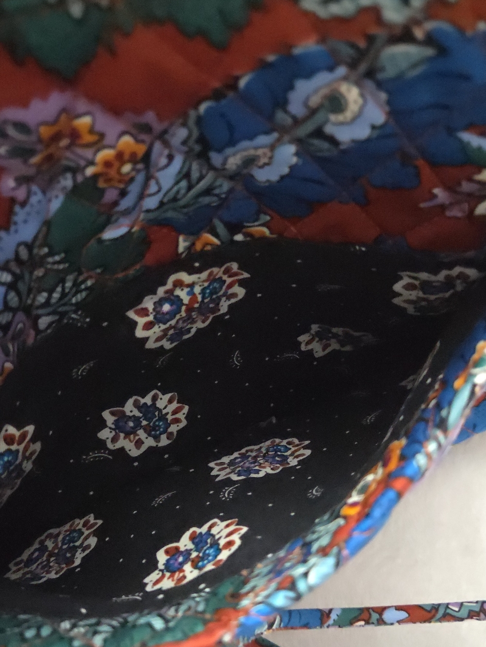 Vera Bradley Crossbody Bag - Picture 5 of 6